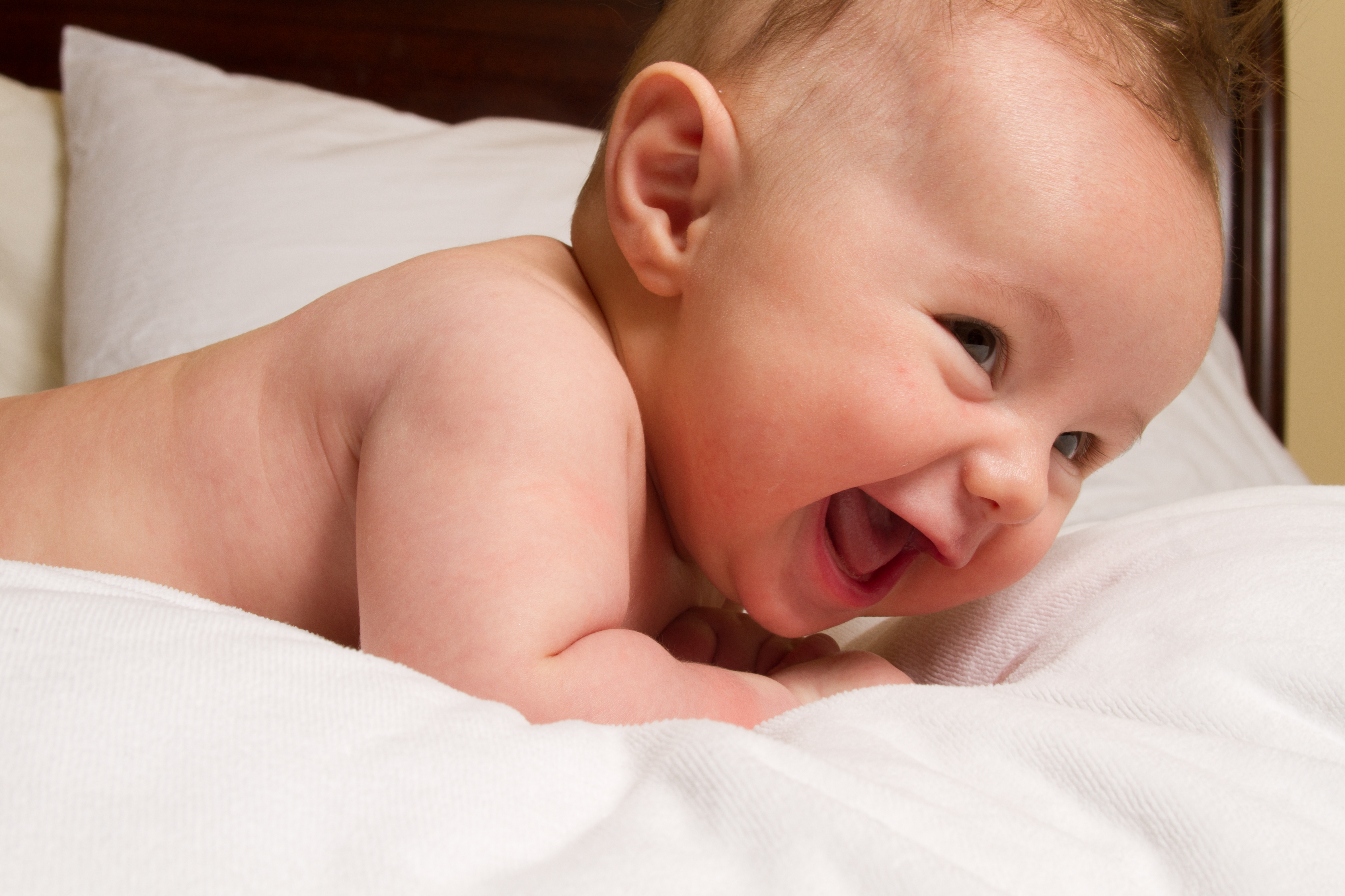 Baby Wallpapers laugh