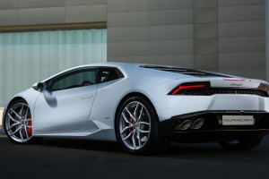 Lamborghini Huracan white