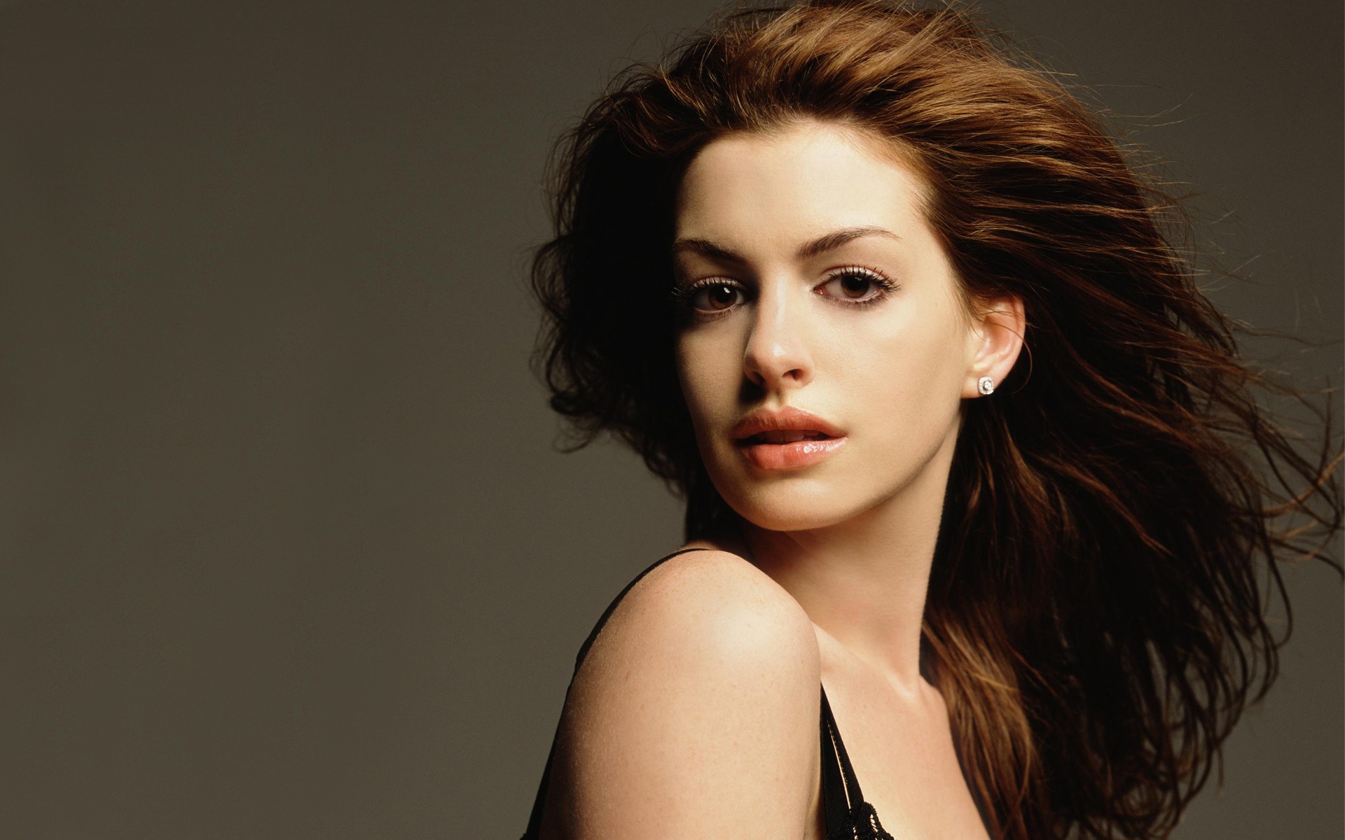 anne hathaway wallpapers hd A5