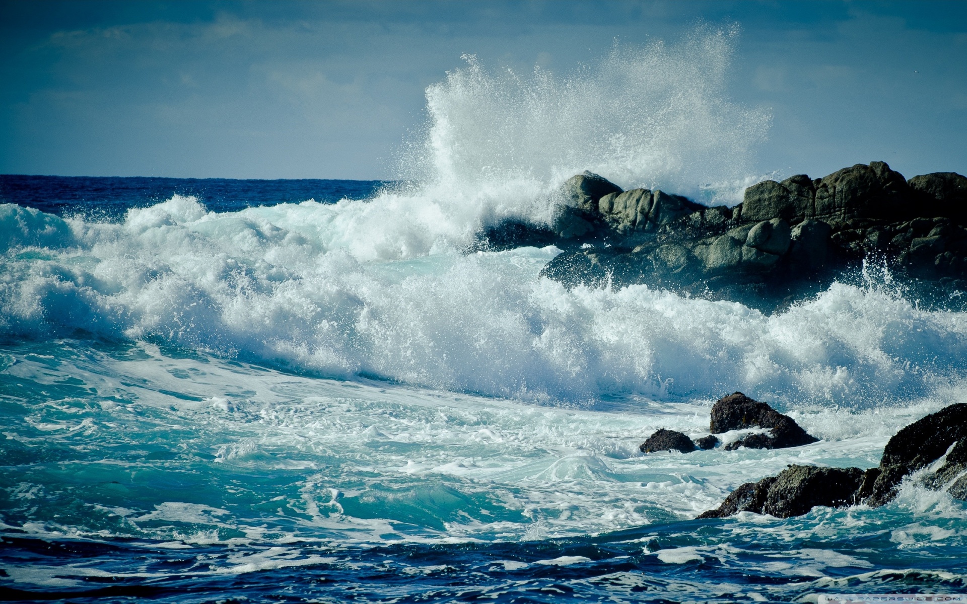 ocean wallpaper crashing waves