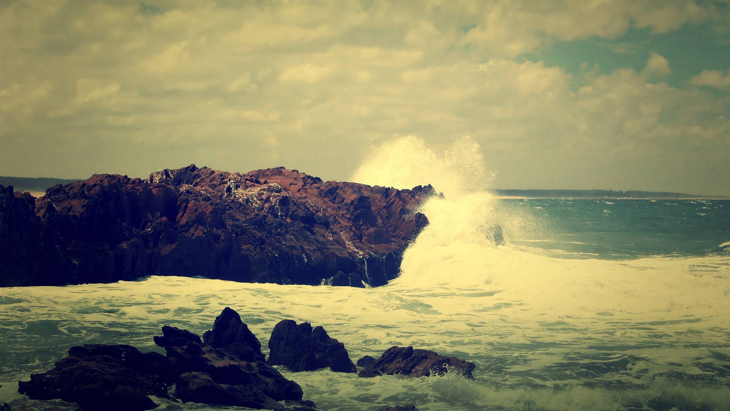 crashing waves ocean