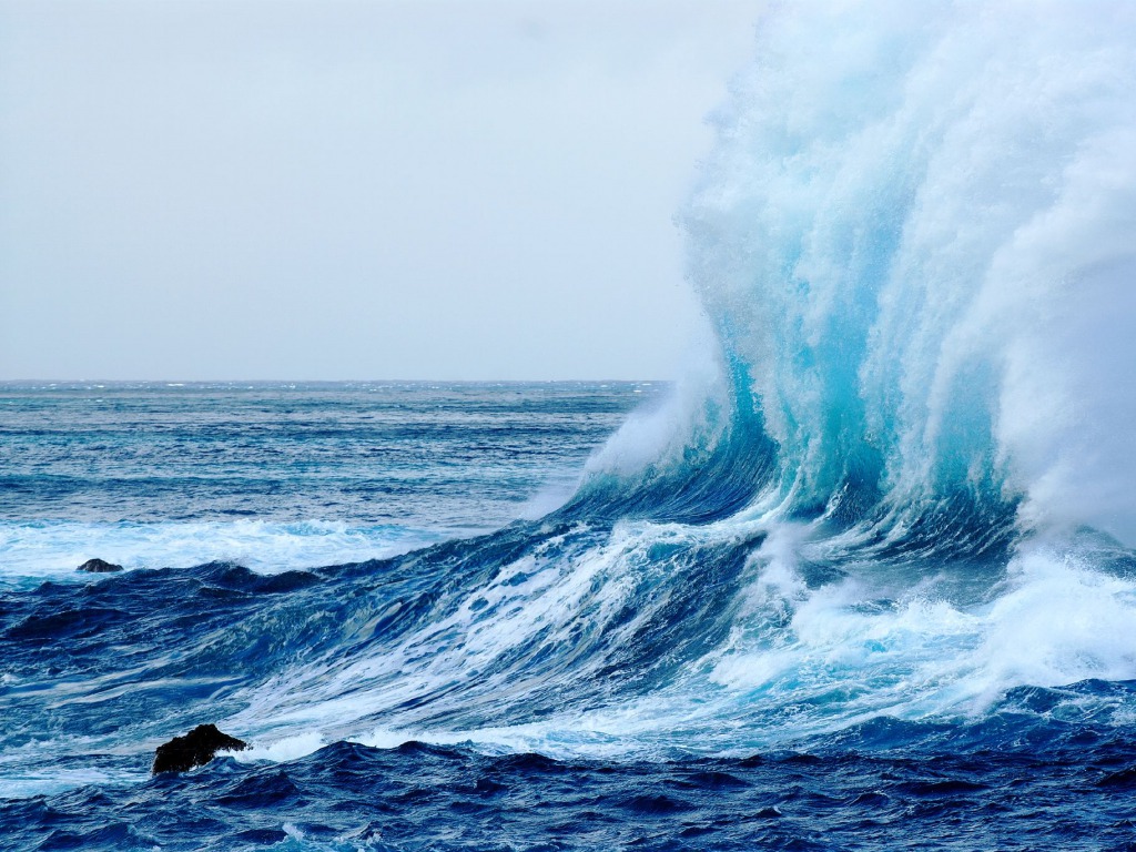 crashing waves wallpaper sea