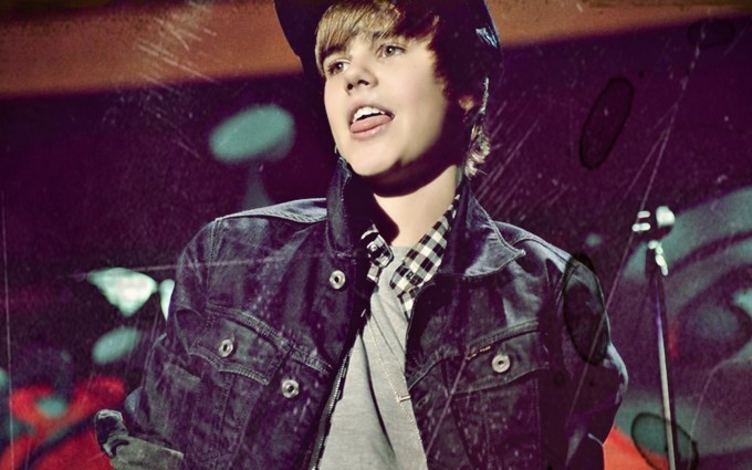Justin Bieber wallpapers black and white shirt