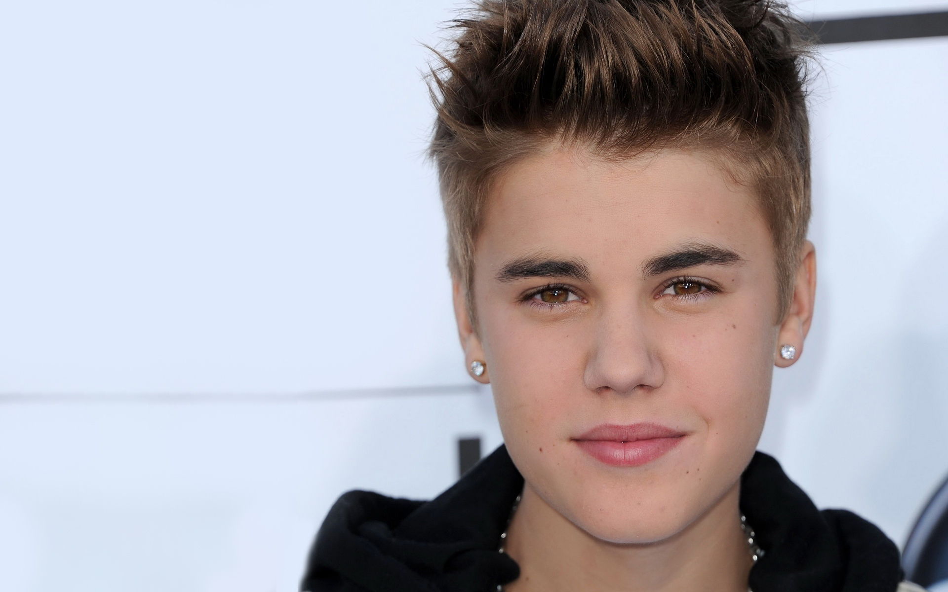 Justin Bieber wallpapers earrings