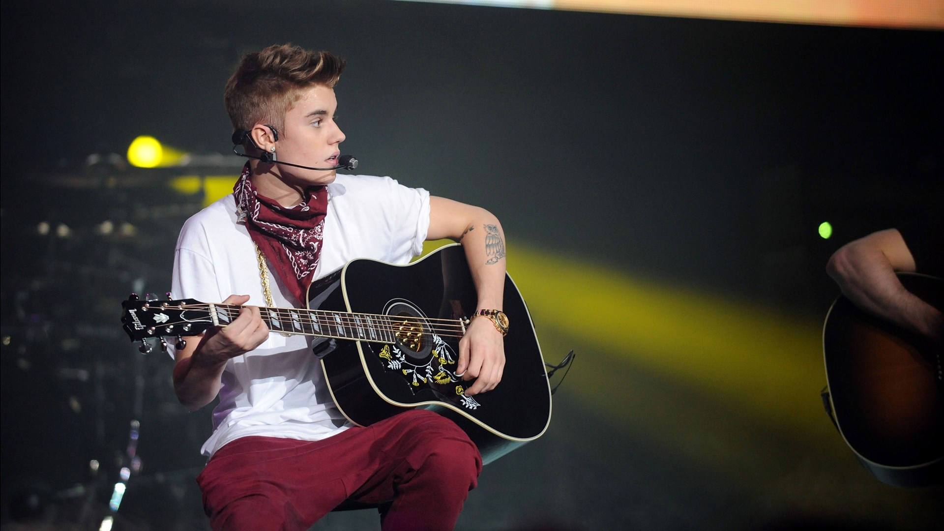 Justin Bieber wallpapers guitar