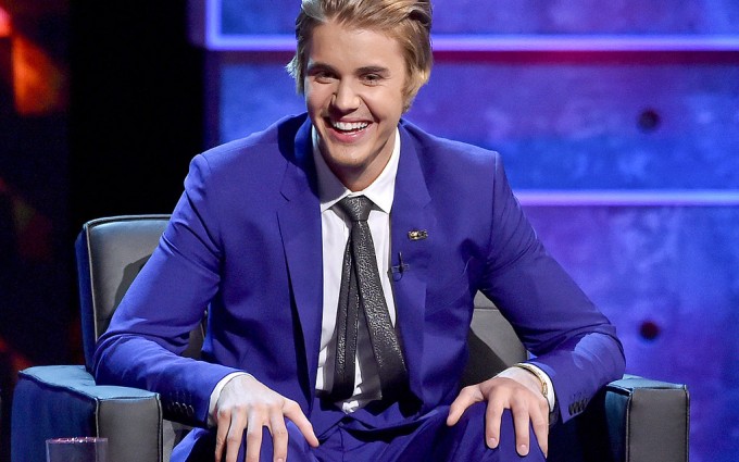 Justin Bieber wallpapers suit
