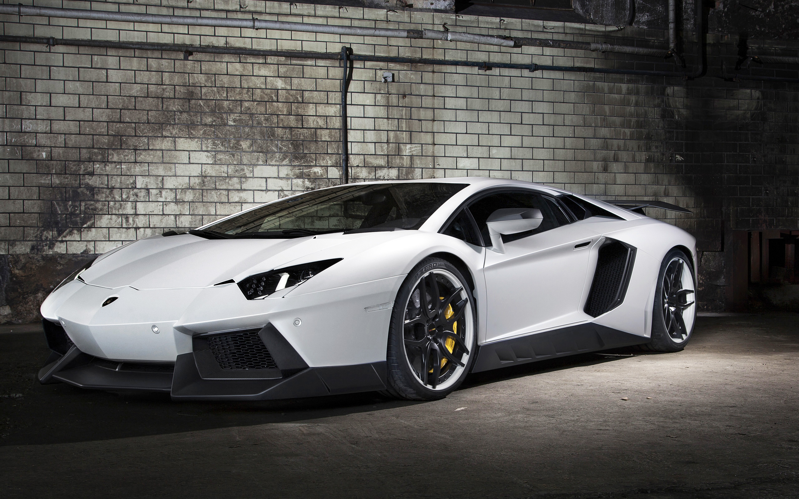 Lamborghini Aventador Wallpapers HD A3 White - lamborghini aventador desktop sports cars, race cars, luxury cars, expensive cars, wallpapers pictures images free download