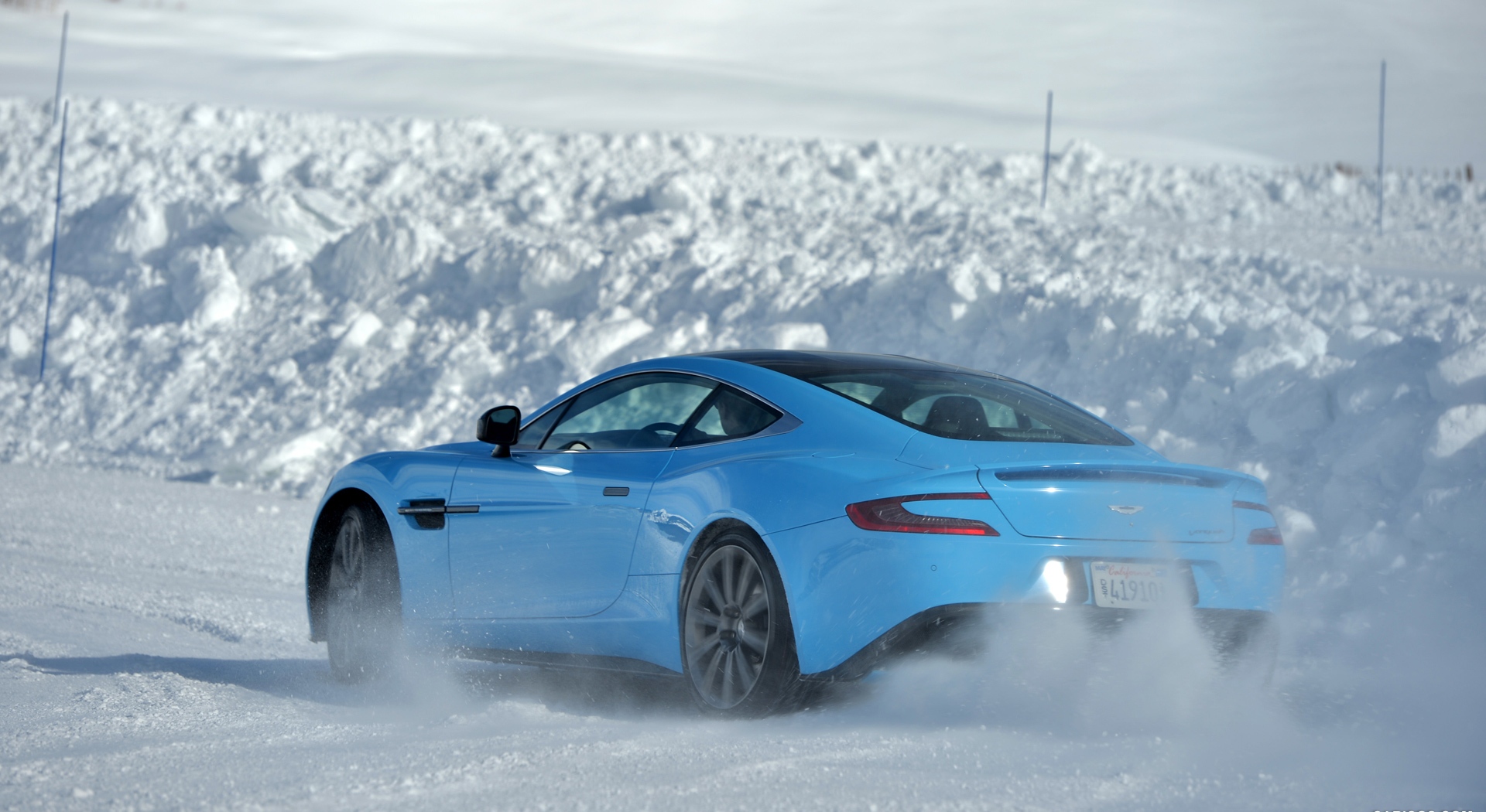 Aston Martin Vanquish Wallpapers blue