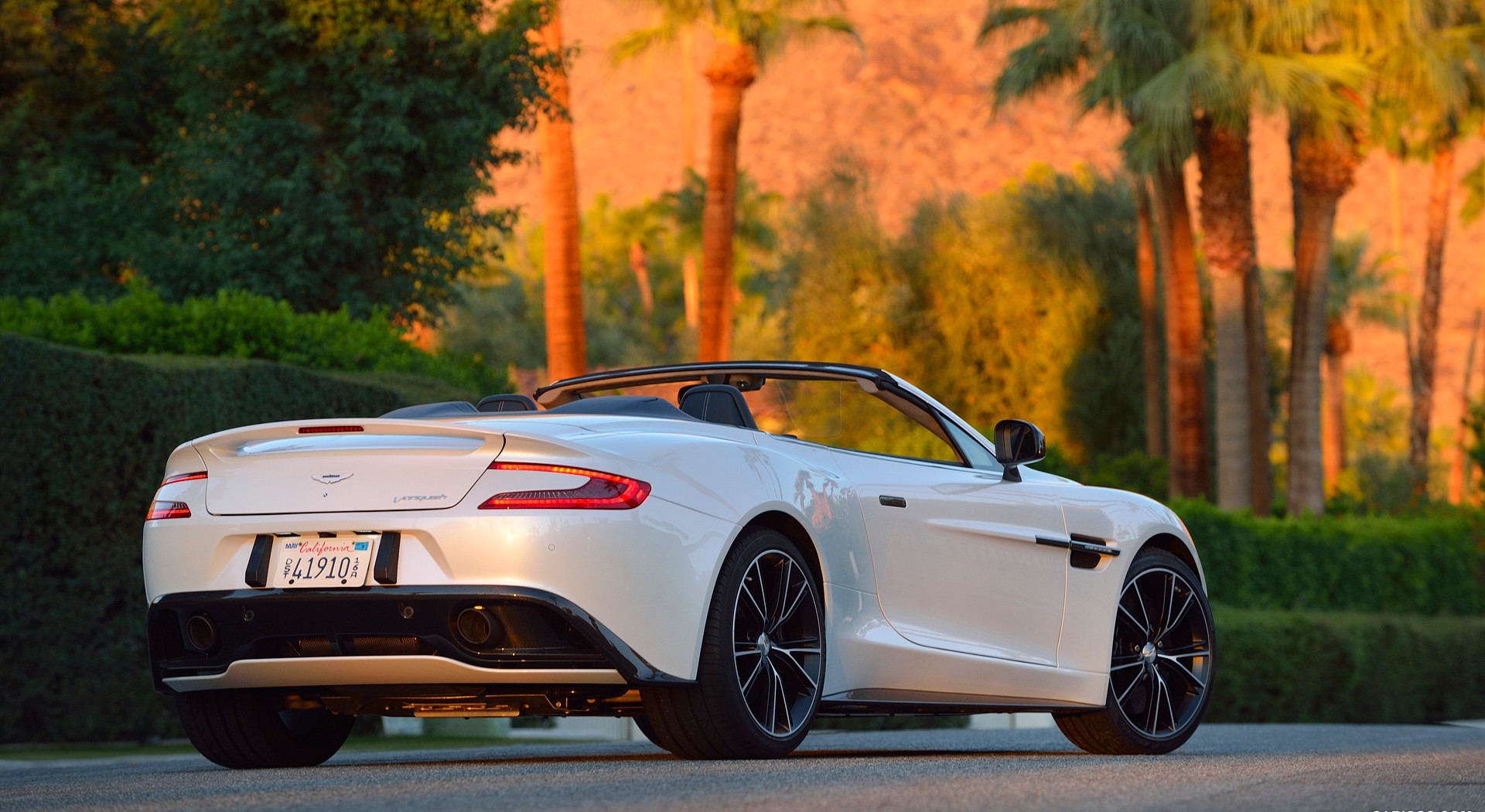 Aston Martin Vanquish white HD