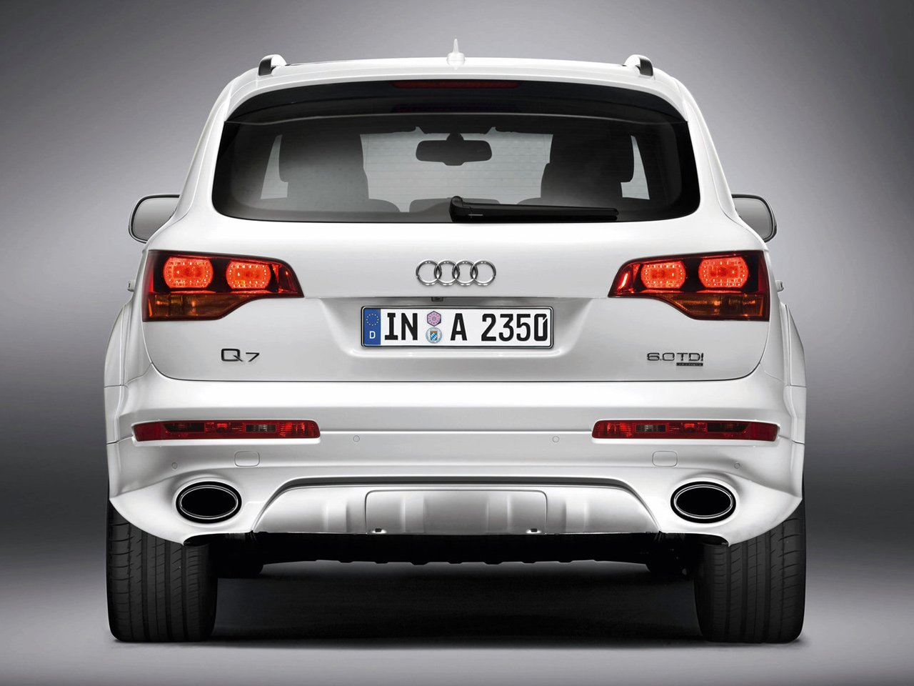 Audi Q7 V12 TDI back