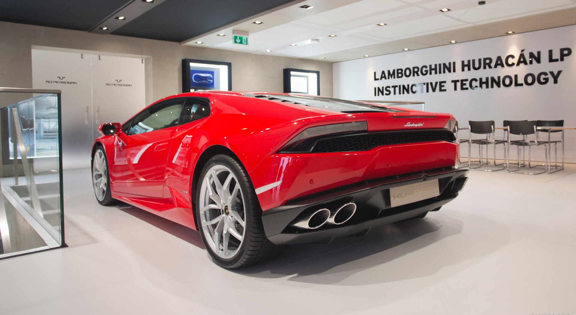 Lamborghini Huracan red