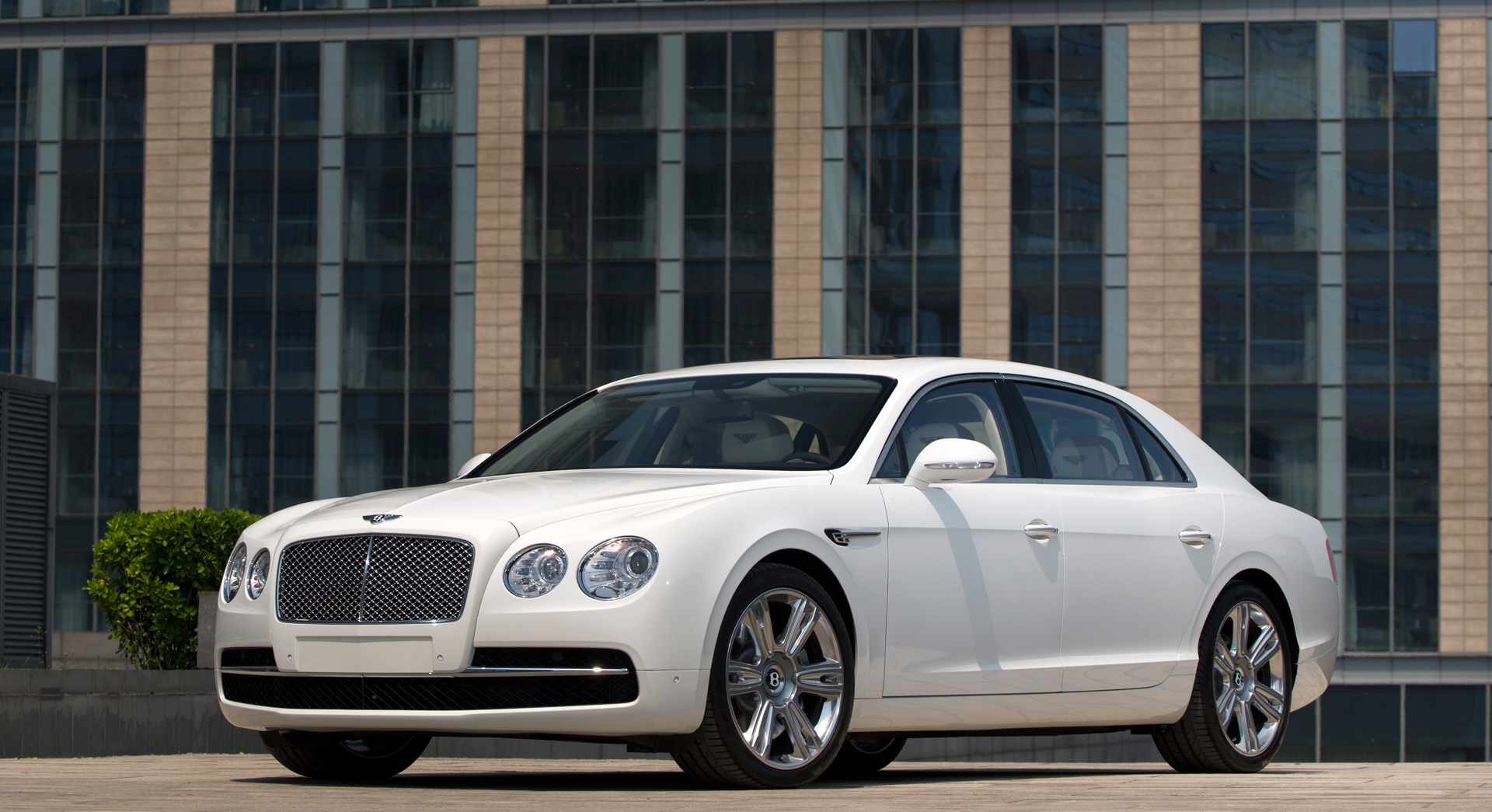 bentley flying spur white