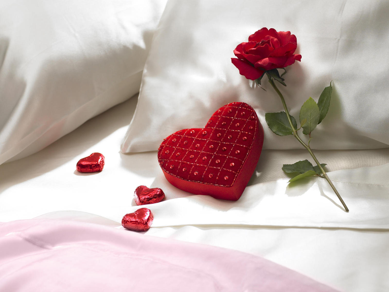 romantic valentines day gifts wallpaper