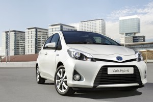 toyota yaris hybrid white pictures