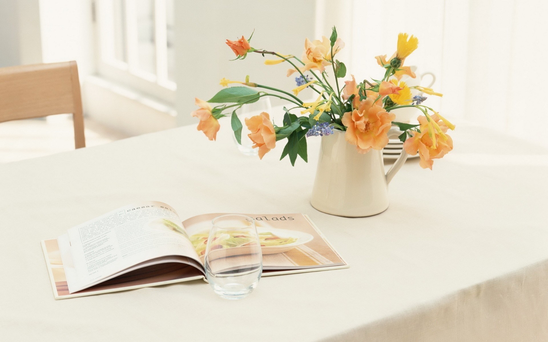 vase flowers magazine